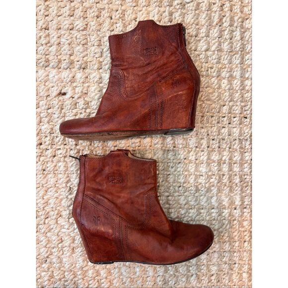 FRYE Carson Booties hidden wedge cognac Sz 6.5, $375 - Picture 5 of 12
